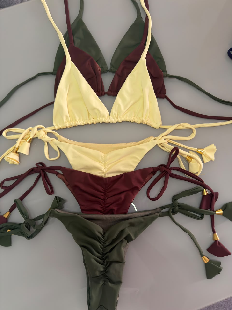 Biquínis coloridos Tati Fit Praia